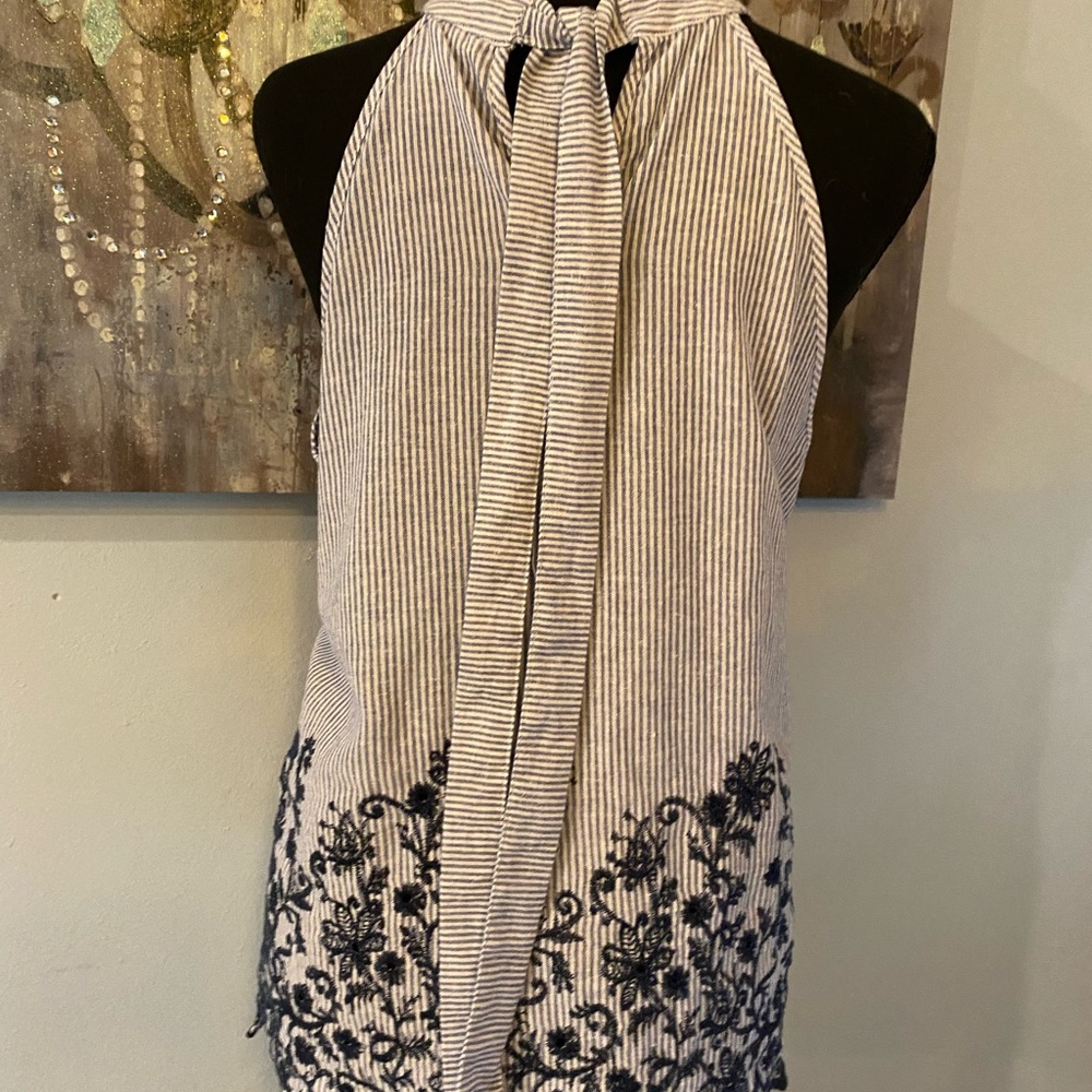 Beautiful EUC Blue & White Pinstriped EST. 1946 Top Tied in Back - Picture 4 of 8